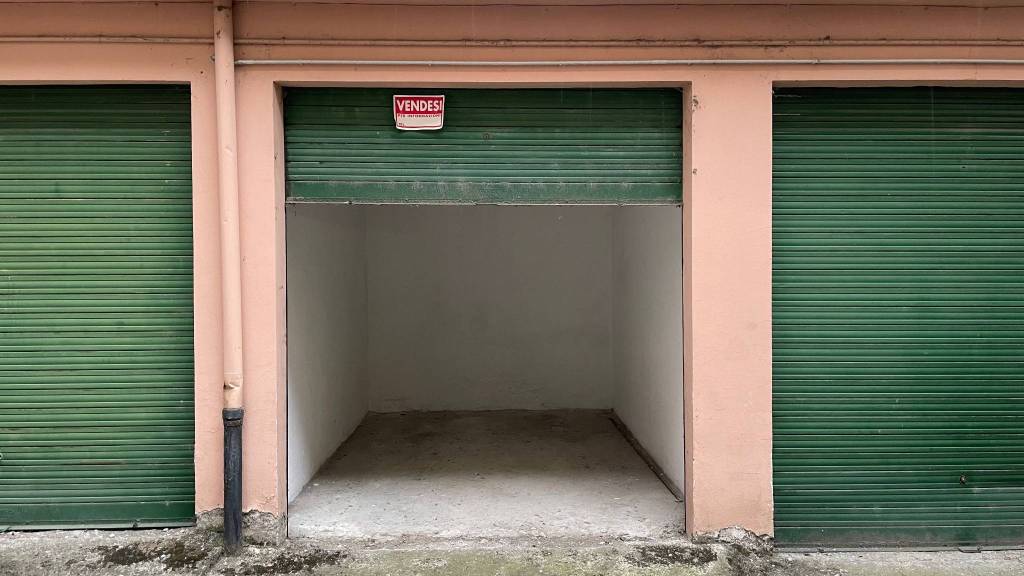 Garage in vendita a Cuneo via Serafino Arnaud, 2