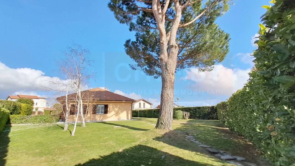 Villa in vendita ad Albenga via Piamboschi