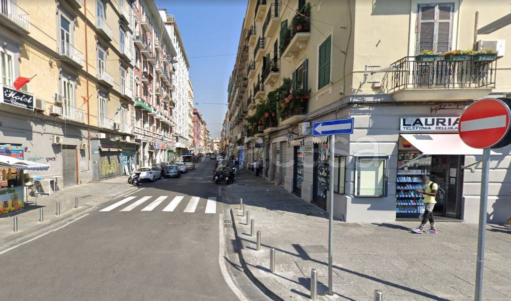 Negozio in vendita a Napoli via Torino