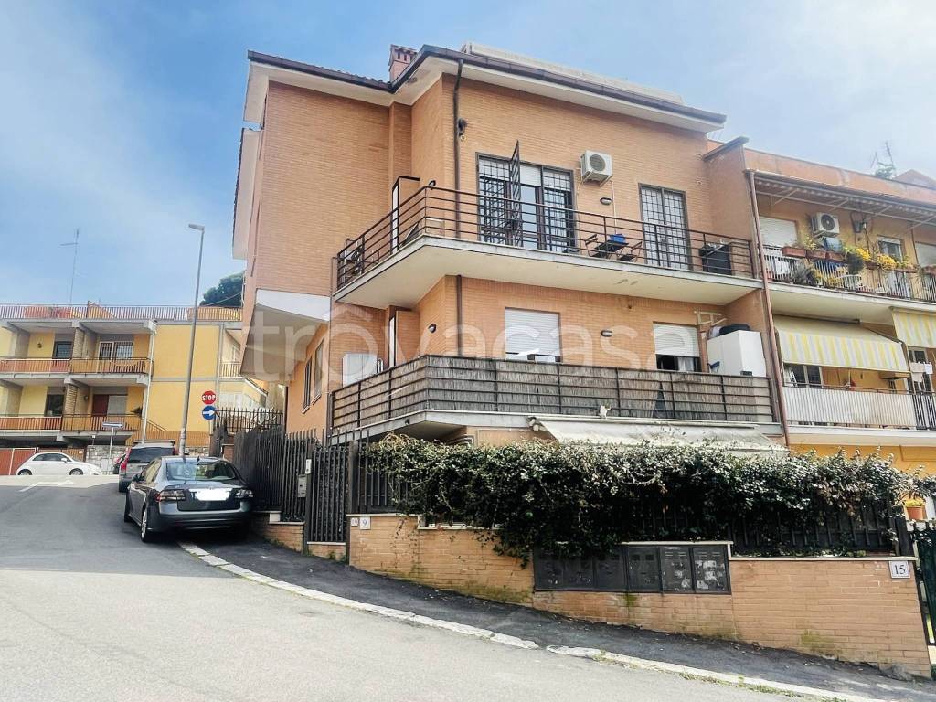 Appartamento in vendita a Roma via Vittorio Ascoli