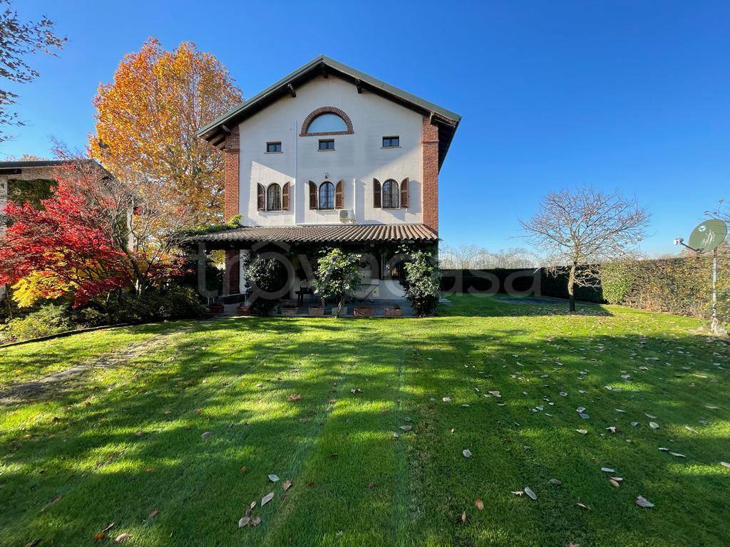 Villa in vendita a Bernate Ticino via Roma, 48