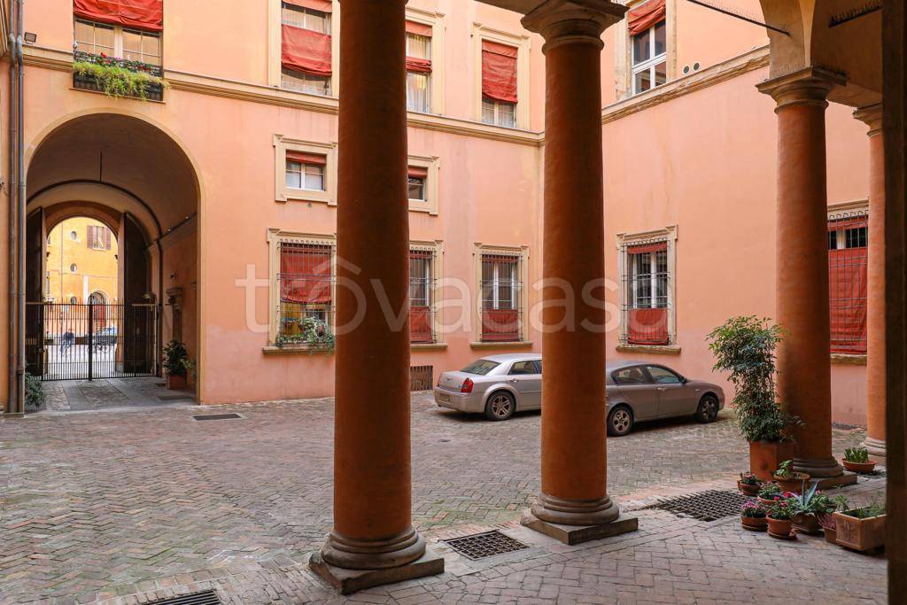Appartamento in vendita a Bologna via Riva di Reno
