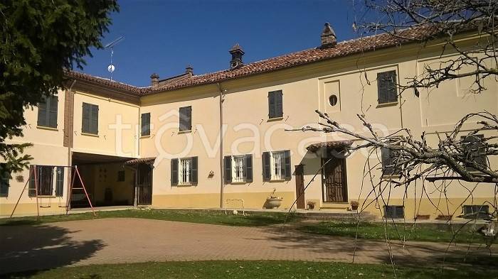 Casale in vendita ad Altavilla Monferrato via Roma