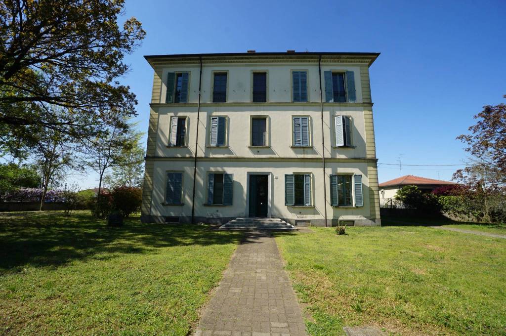 Appartamento in vendita a Cassolnovo piazza 24 Maggio