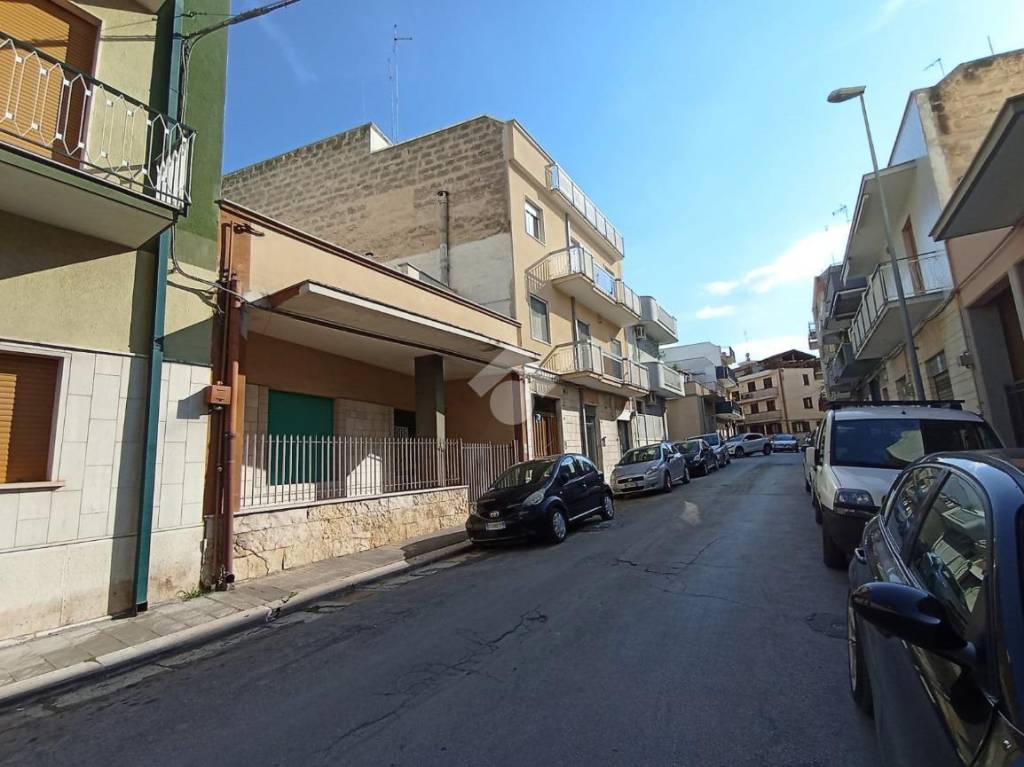 Intero Stabile in vendita ad Andria via Palermo, 23