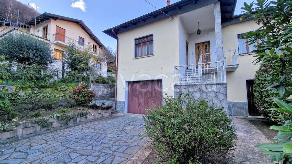 Villa in vendita a Omegna via Laghetto