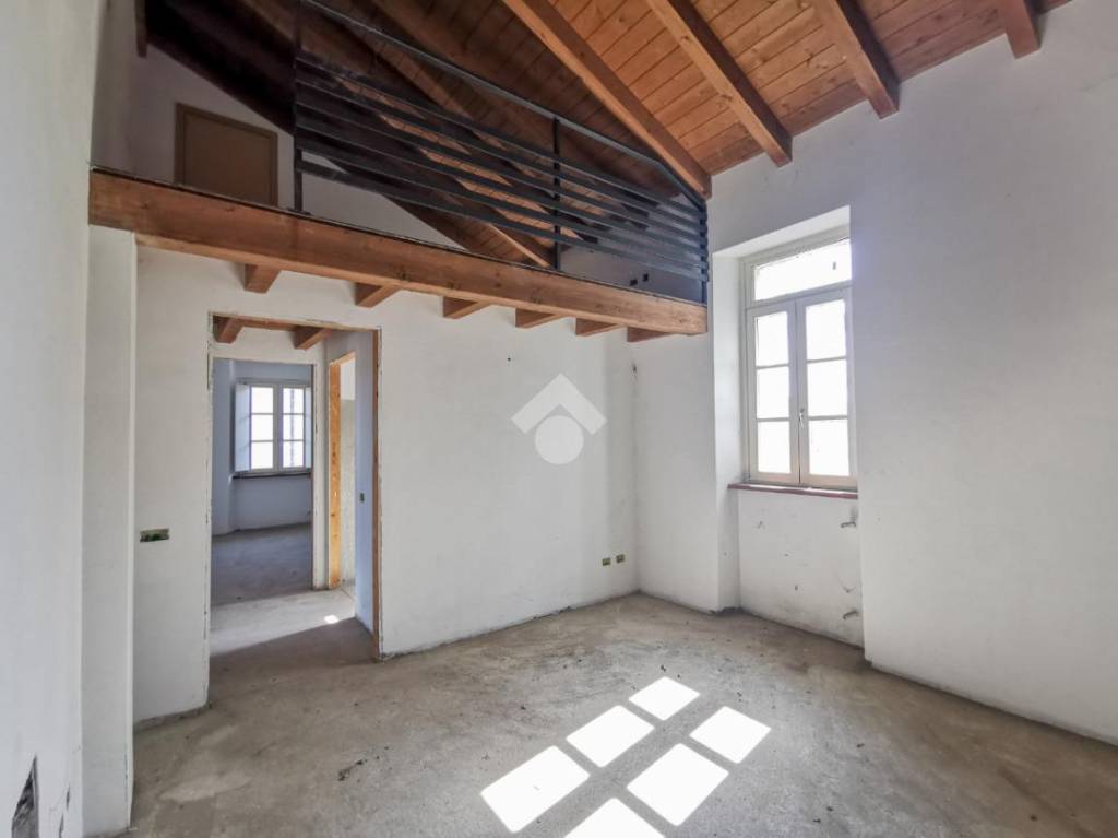 Appartamento in vendita a Varese via Postumia, 72