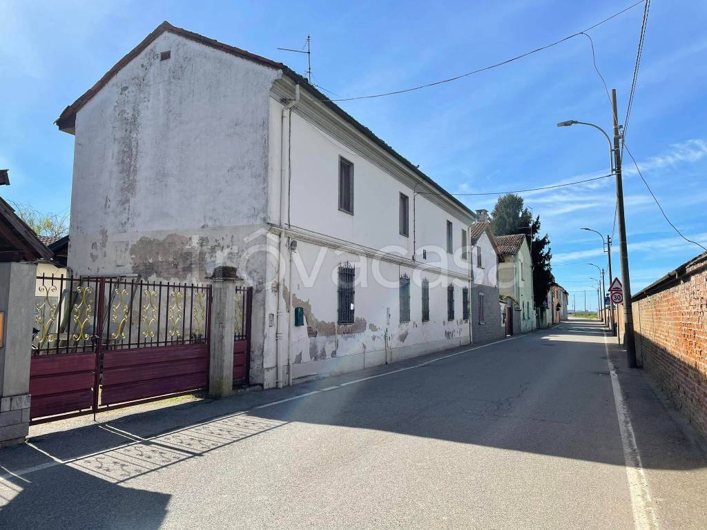 Casale in vendita a Langosco via Giacomo Matteotti, 13