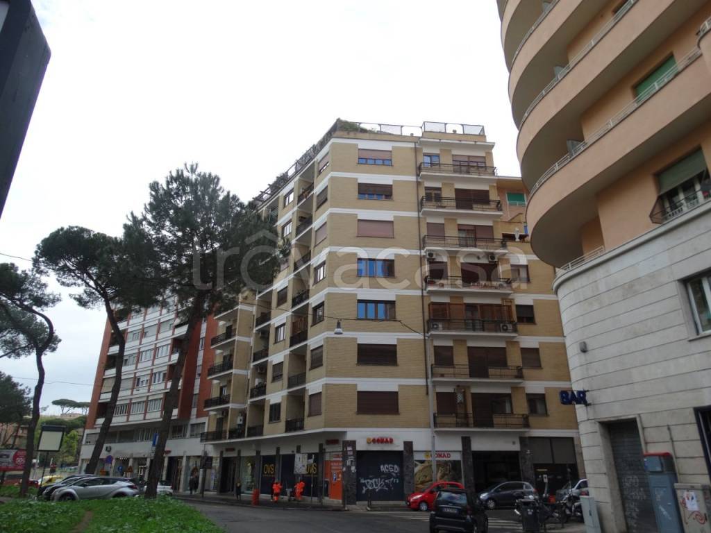 Appartamento in vendita a Roma via Cattaro