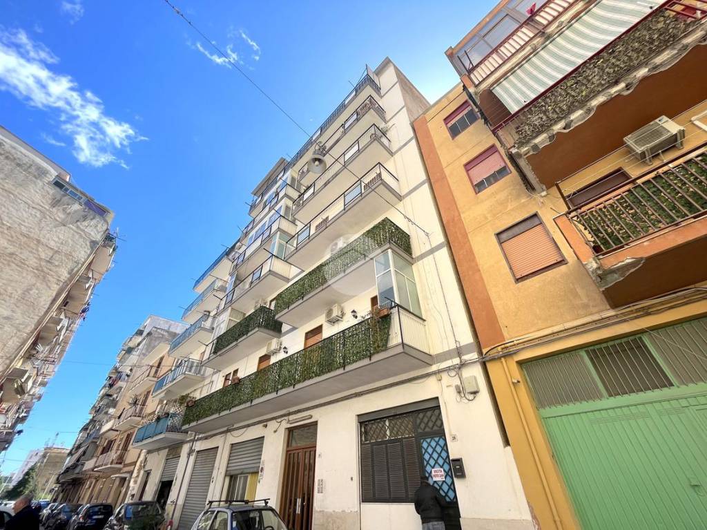 Appartamento in vendita a Palermo via Ustica, 26