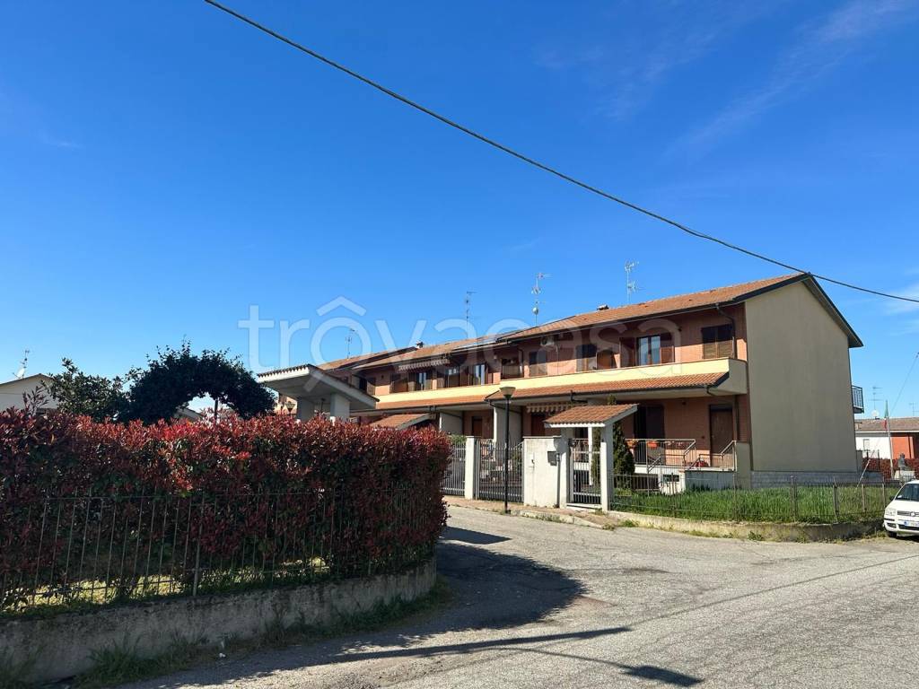 Villa in vendita a Borgo San Martino via Don Michele Rua, 9