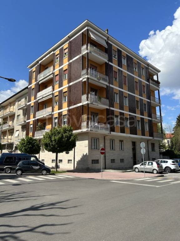 Appartamento in vendita a Cuneo via Vittorio Bersezio, 20