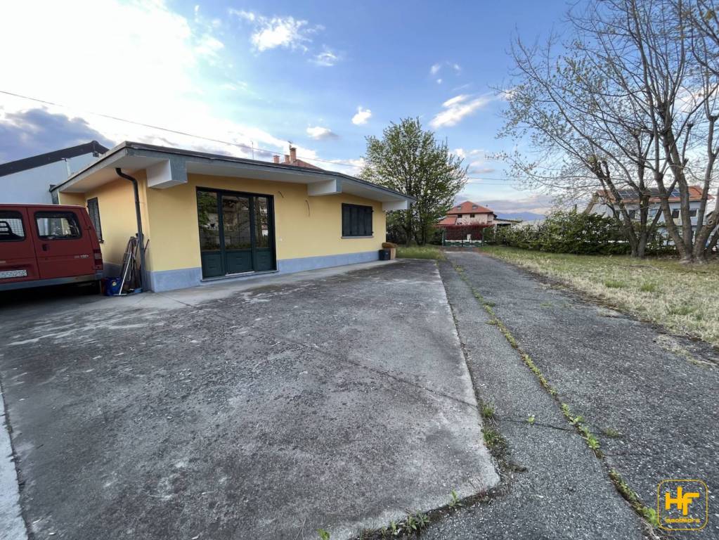 Villa in vendita a San Carlo Canavese strada Corio, 81