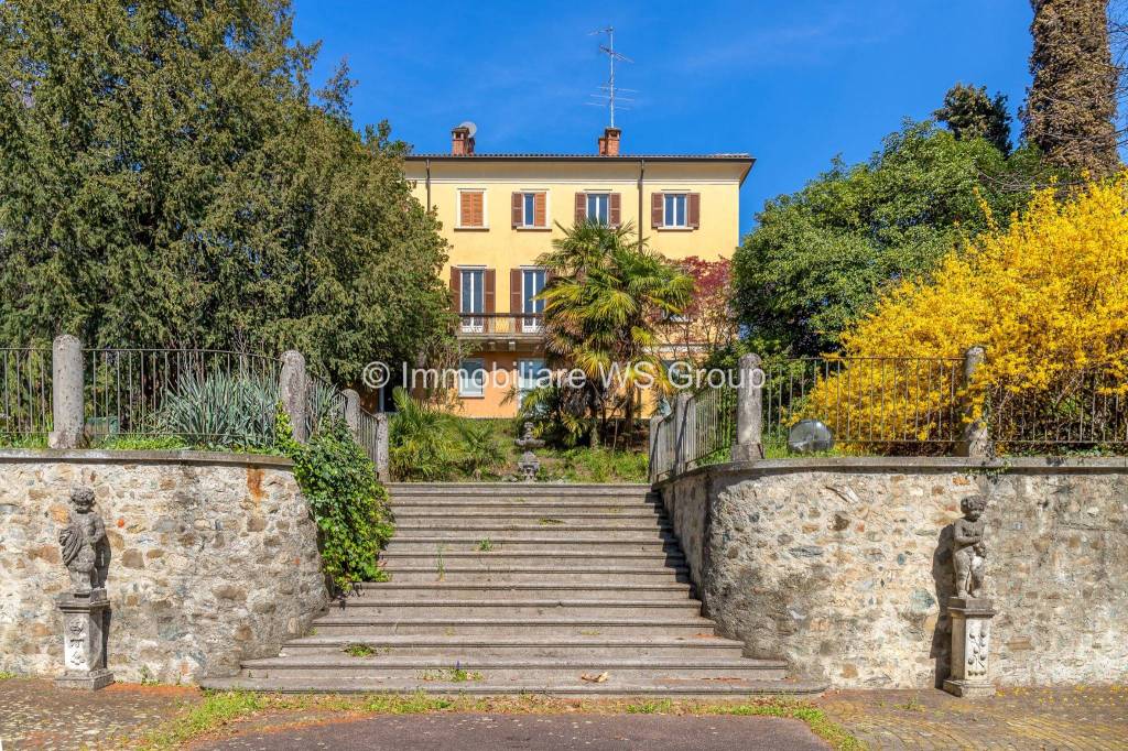 Villa in vendita a Monticello Brianza via Armando Diaz, 25