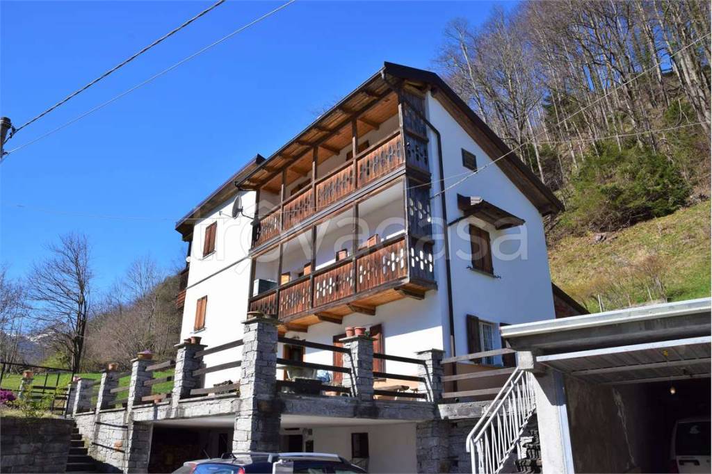 Casa Indipendente in vendita a Calasca-Castiglione località Molini, 26