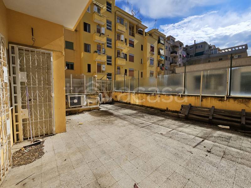 Appartamento in vendita a Roma via Orazio dello Sbirro, 40
