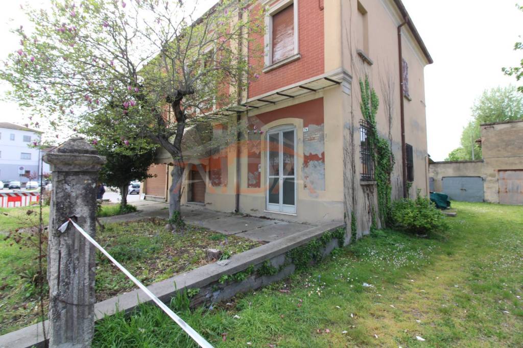 Villa in vendita a Conselice bastia, 76