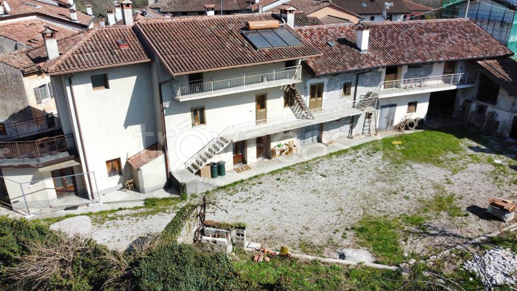Casa Indipendente in vendita a San Pietro al Natisone frazione Azzida, 210