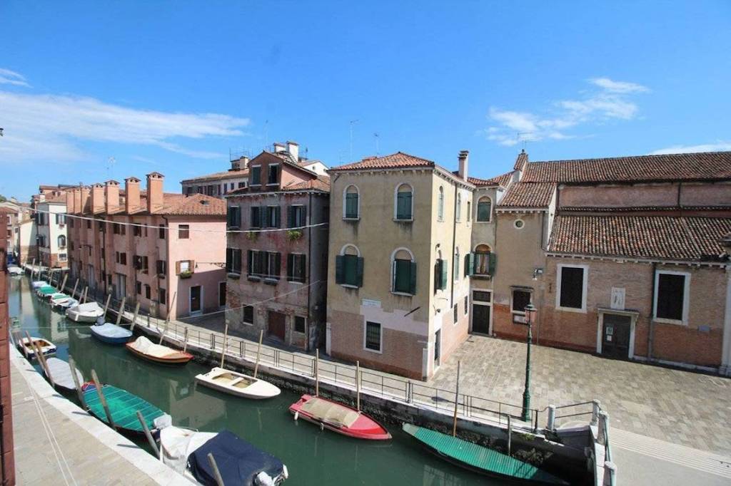 Casa Indipendente in vendita a Venezia campo San Nicolò dei Mendicoli