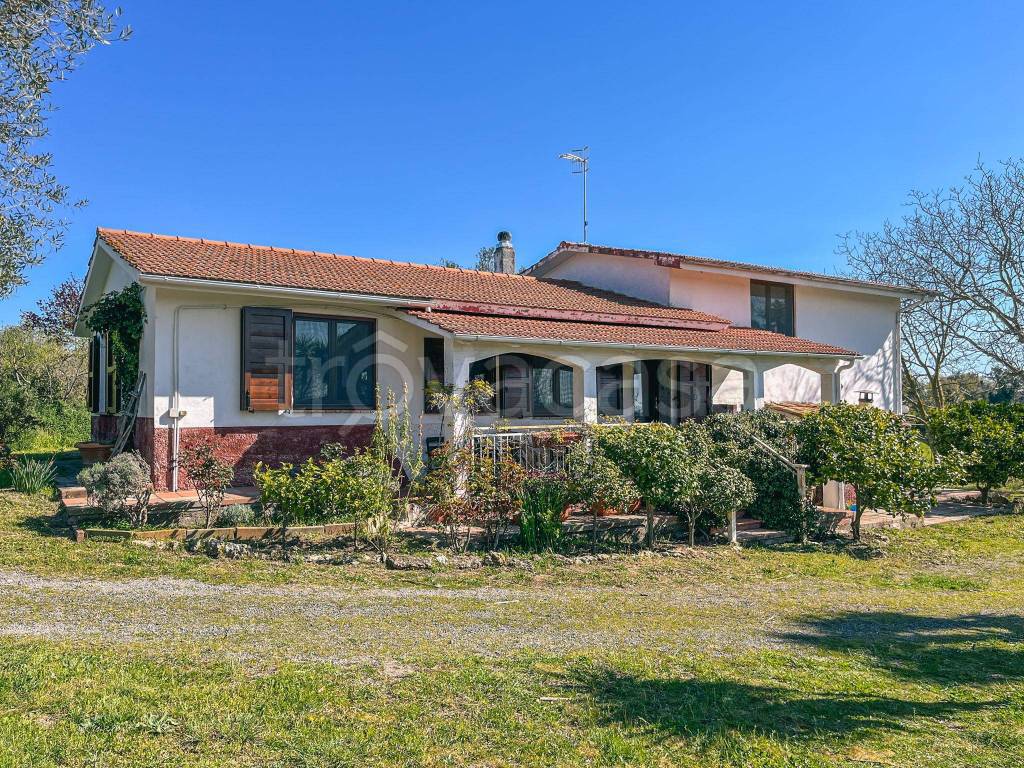Villa in vendita a Tuscania strada Provinciale Tarquiniense