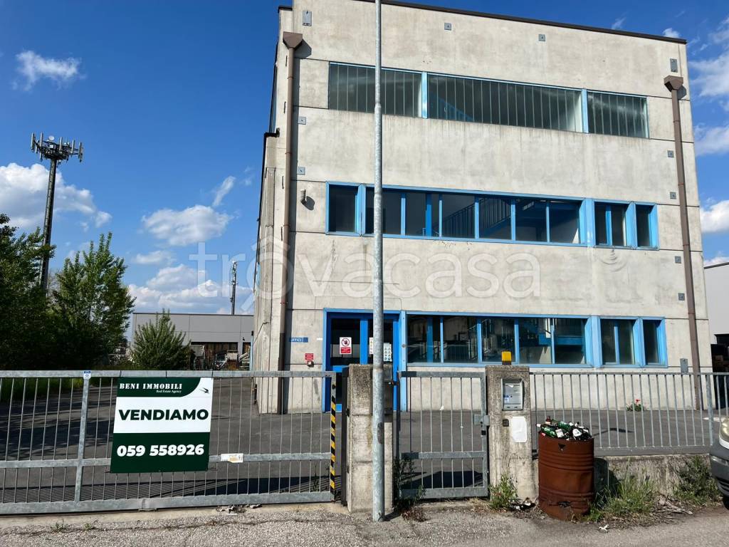 Capannone Industriale in vendita a Concordia sulla Secchia via Agostino Novella, 35
