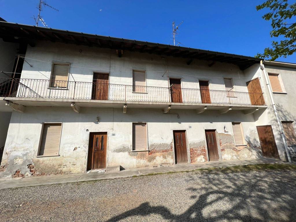 Casa Indipendente in vendita a Cavaria con Premezzo via Montello, 163