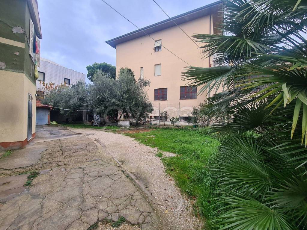 Casa Indipendente in vendita a Civitanova Marche via della Fontanella, 6