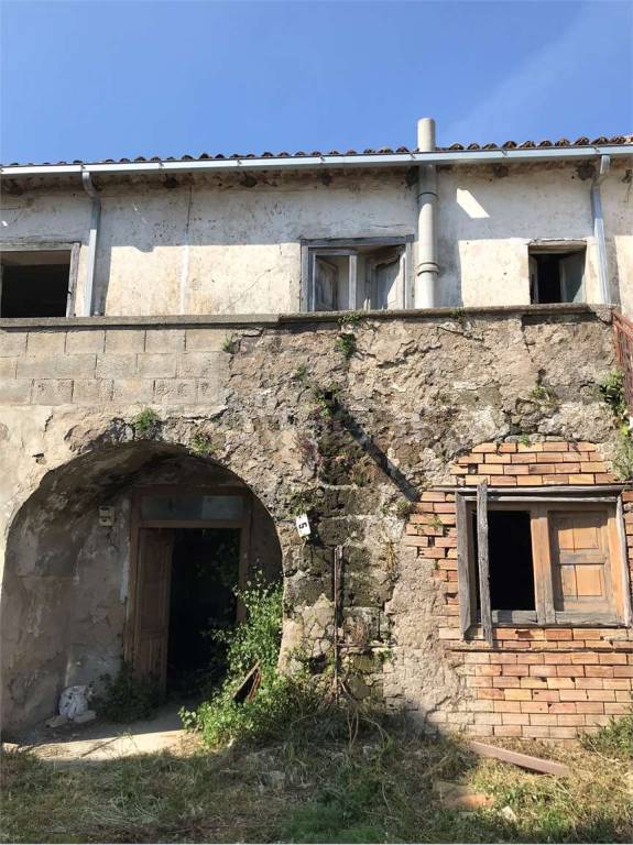 Casa Indipendente in vendita a Carinola via Dei Colombi