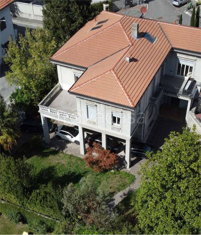 Villa in vendita a Como via Carloni