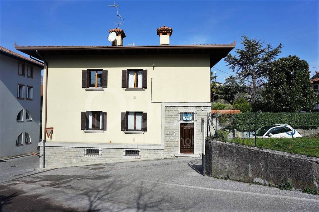 Appartamento in vendita a Gemona del Friuli via Zuccola, 1