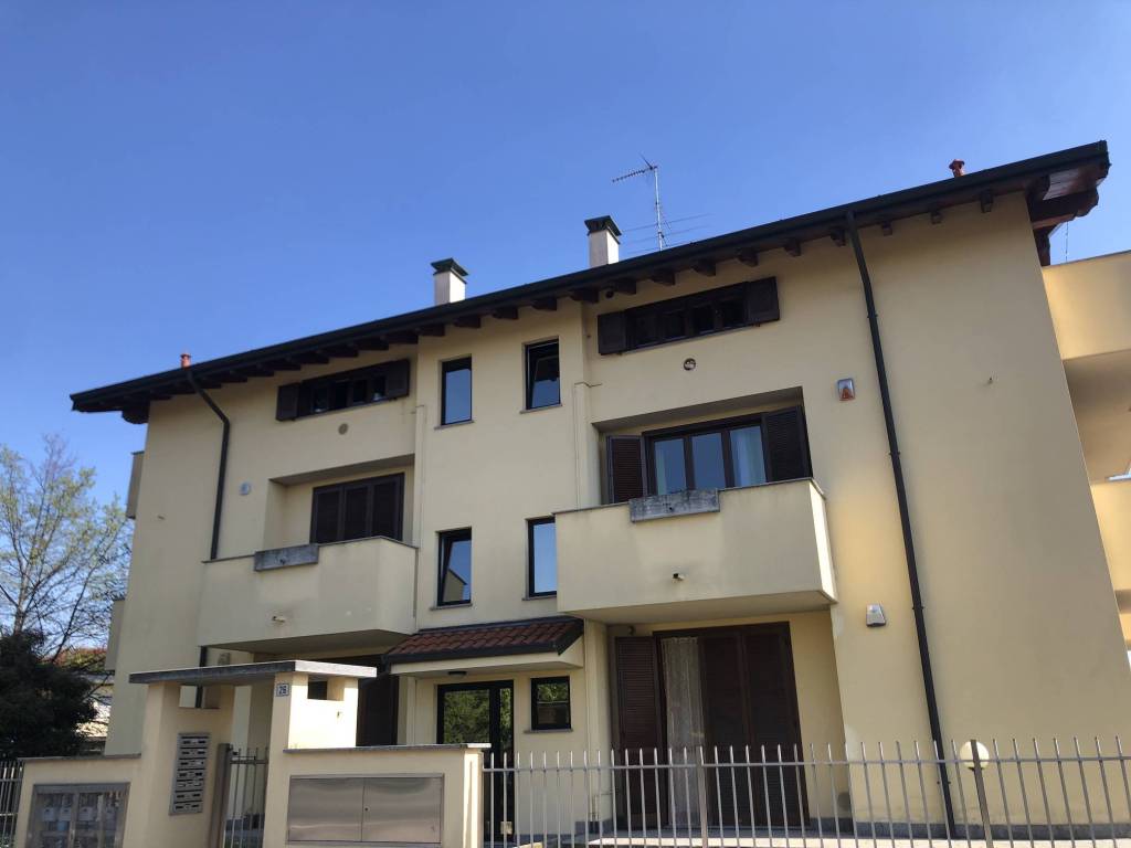 Appartamento in vendita a Inveruno via Michelangelo Buonarroti, 26