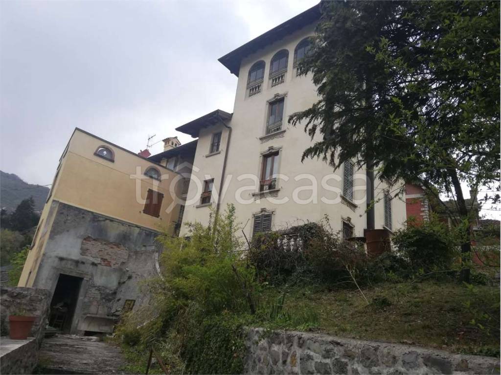 Villa in vendita a Gaverina Terme via Stelvio