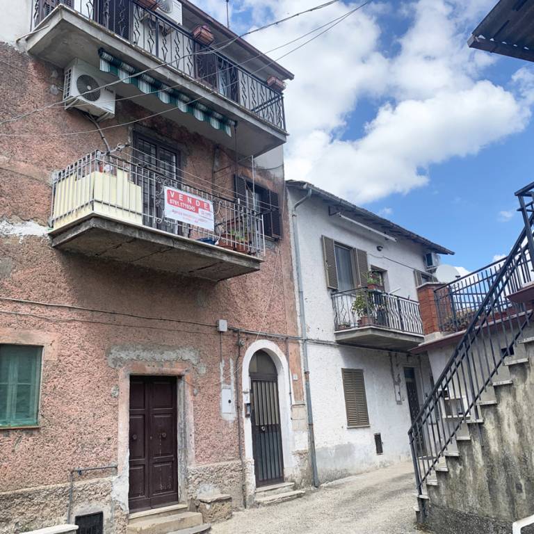 Appartamento in vendita a Castel Sant'Elia via Civita Castellana, 13