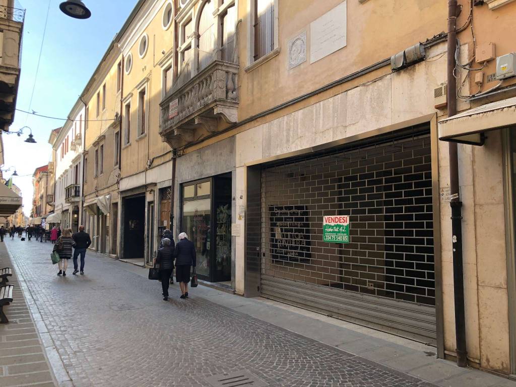 Negozio in vendita ad Adria corso Vittorio Emanuele II 42