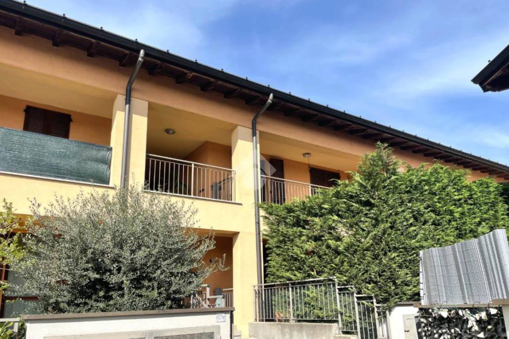 Appartamento in vendita a Crespiatica via Trento e Trieste