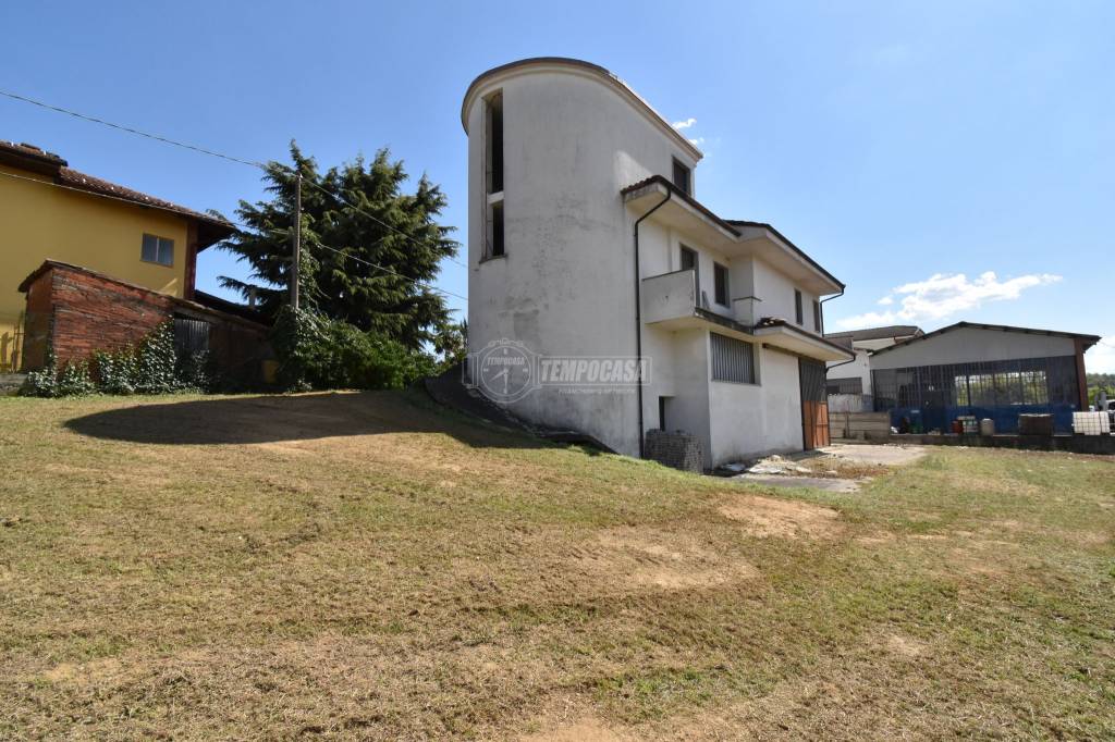 Villa in vendita a Montà strada Provinciale Santo Stefano Roero, 9