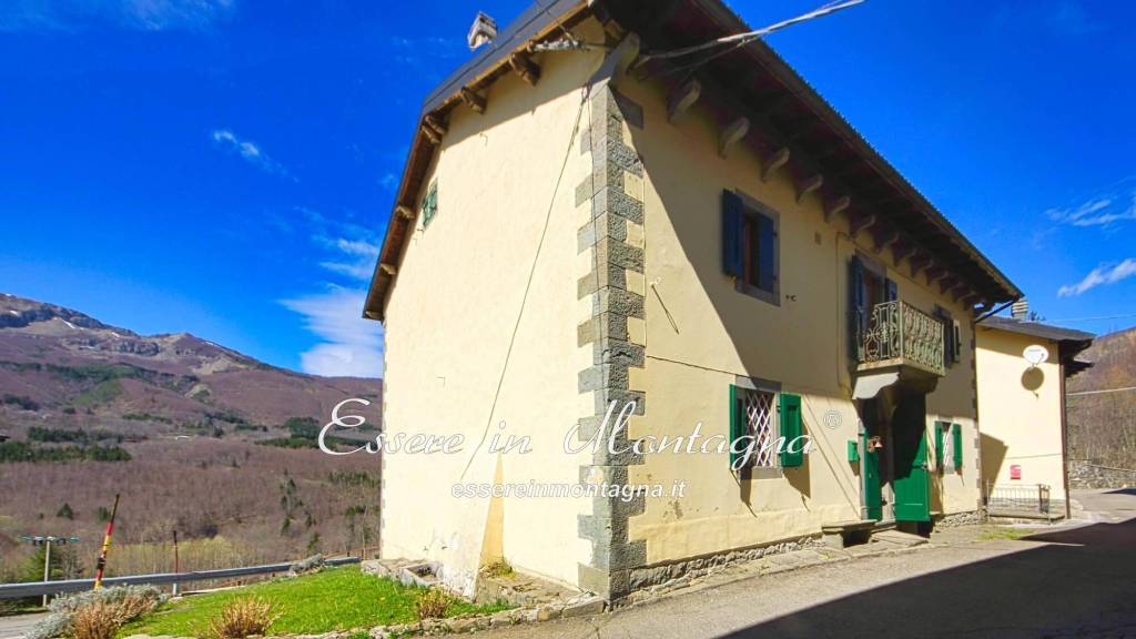 Villa in vendita a Fiumalbo via Rotari, 63