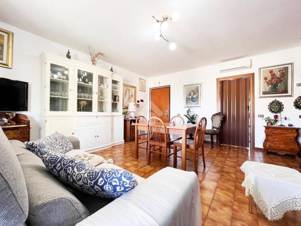 Appartamento in vendita a Gerenzano via Pio xi, 18