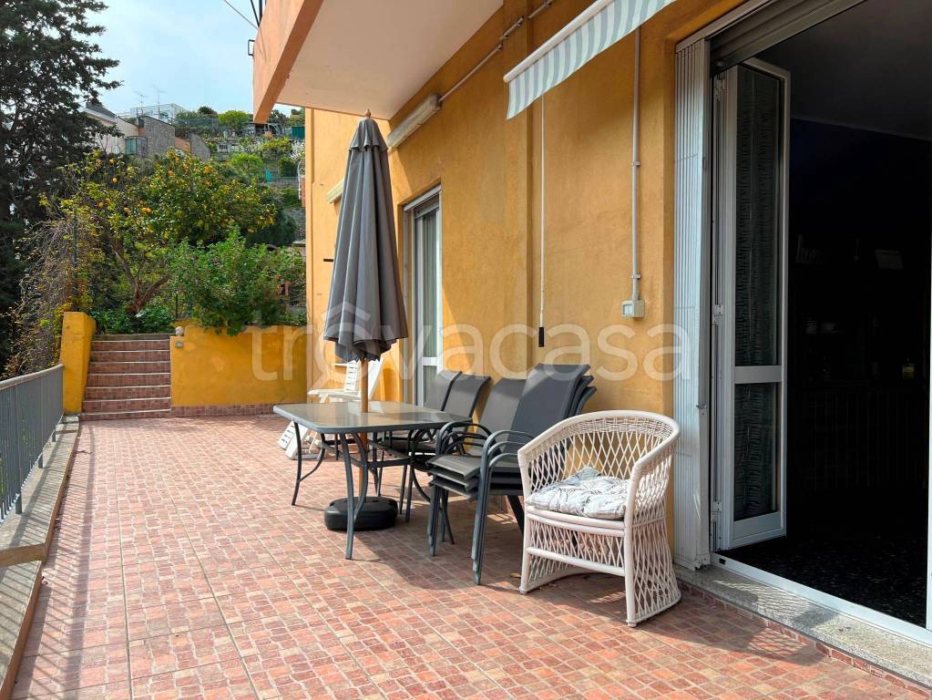 Appartamento in vendita ad Albissola Marina via Filippo Gentile