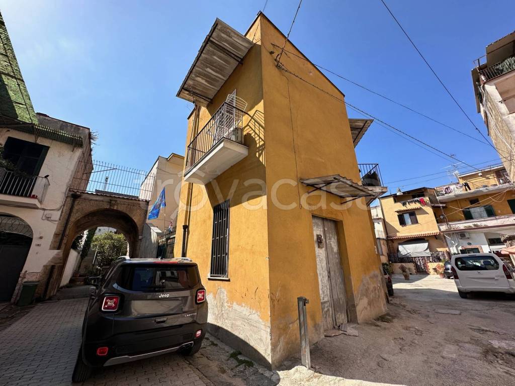 Casa Indipendente in vendita a Sant'Antimo via Francesco Verde, 9