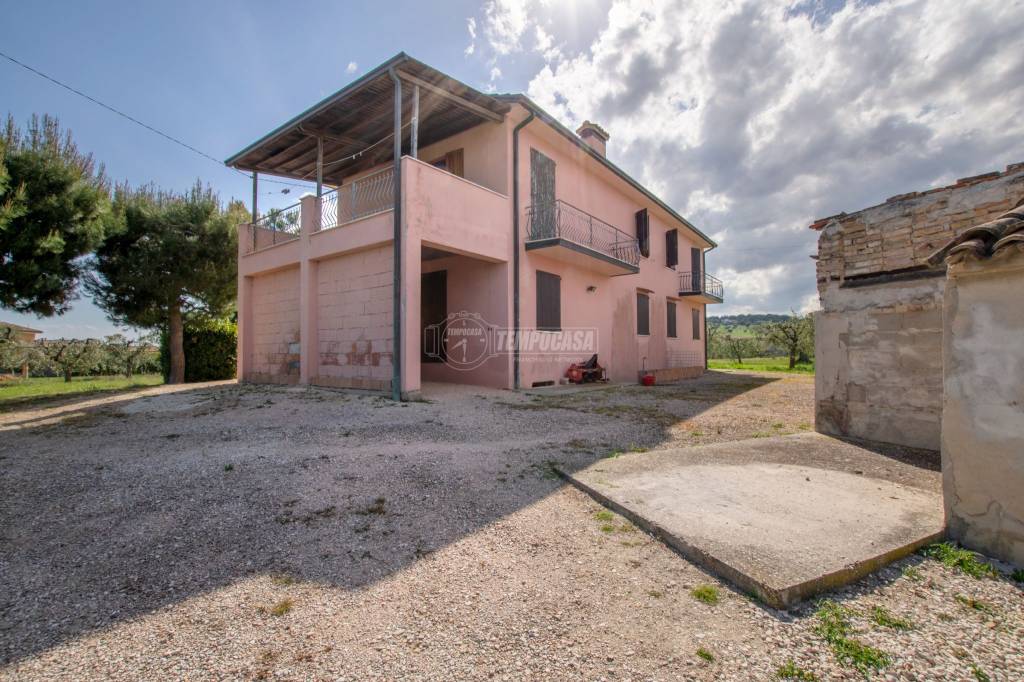 Casa Indipendente in vendita a Civitanova Marche via doria a. 77