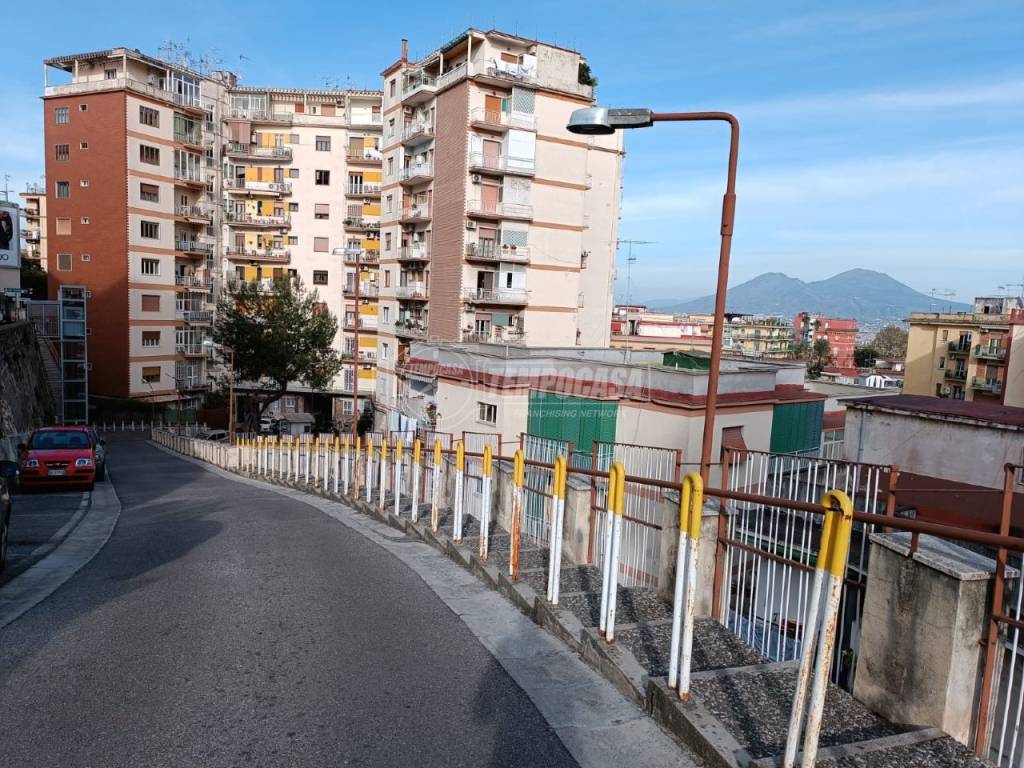 Appartamento in vendita a Napoli via Giacinto Gigante