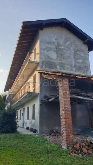 Casa Indipendente in vendita a Bogogno via padre rocca