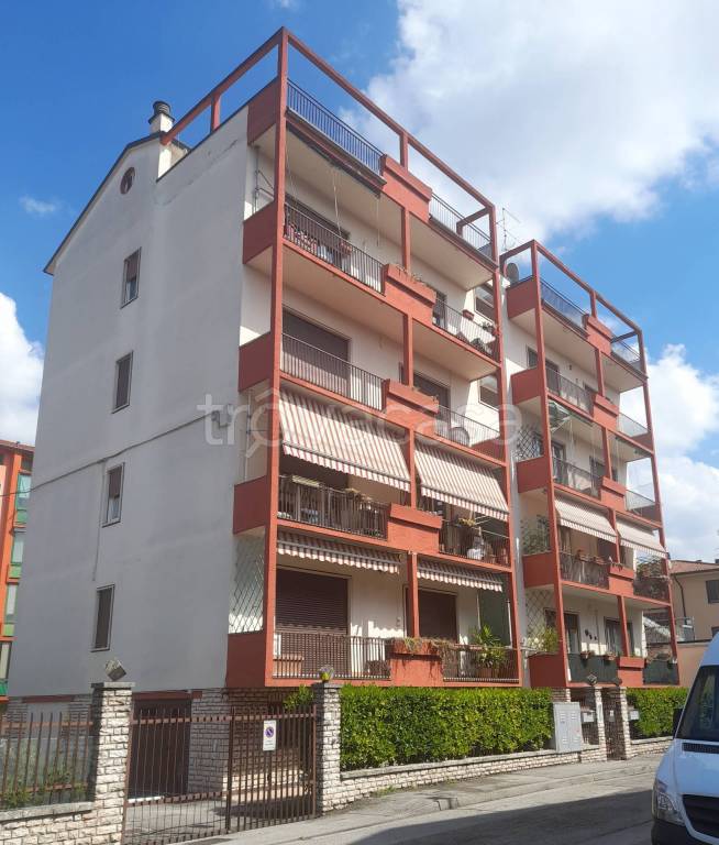 Appartamento in vendita a Vicenza mascagni