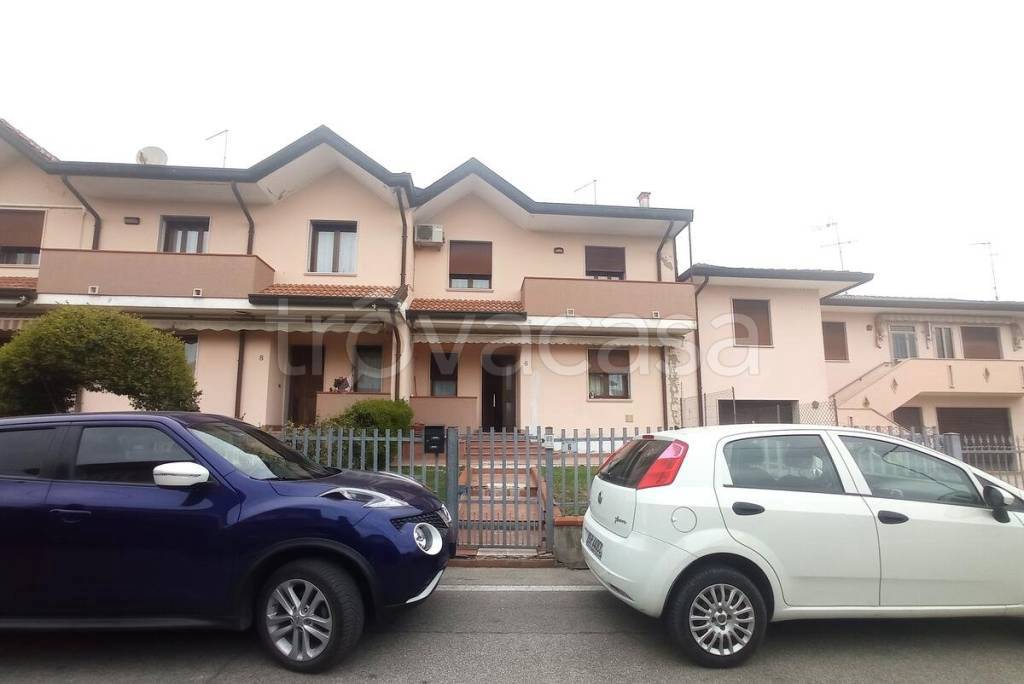 Villa in vendita a Rosolina piazza Martiri della Libertà, 3