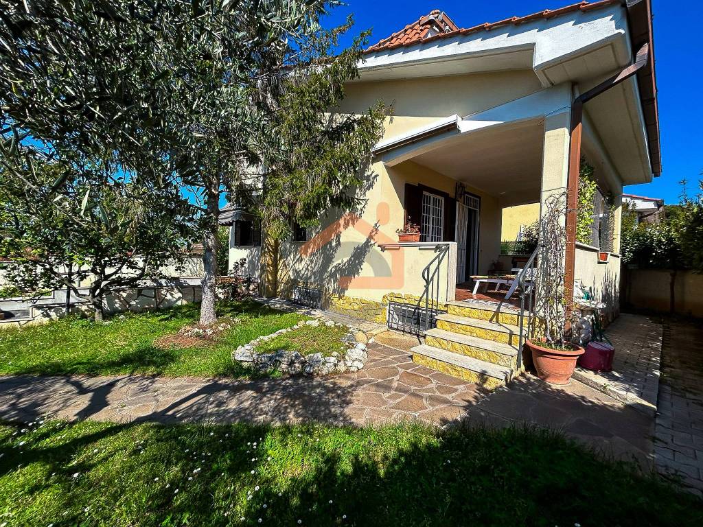 Villa in vendita ad Ardea via Lecce, 136