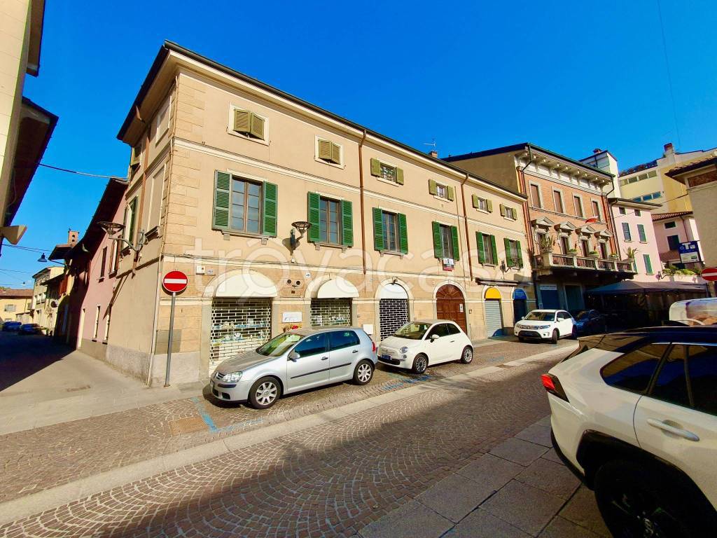 Casa Indipendente in vendita a Chiari piazza delle Erbe