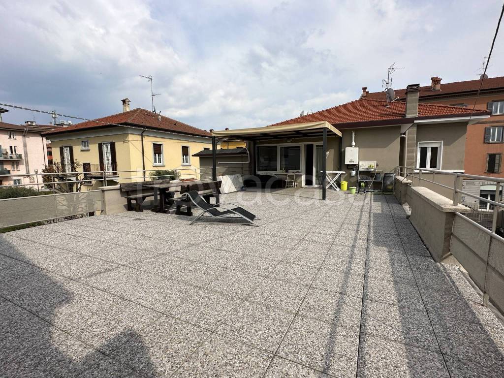 Appartamento in vendita a Bergamo via Gianbattista Moroni, 208