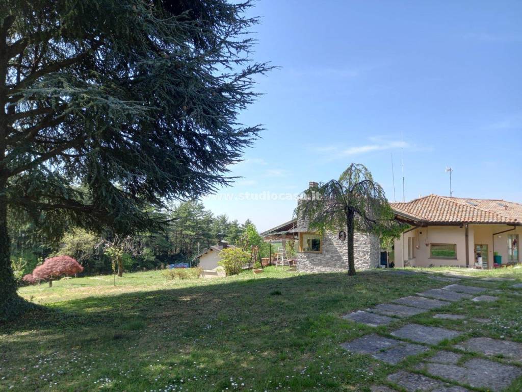Villa Bifamiliare in vendita a Scanzorosciate