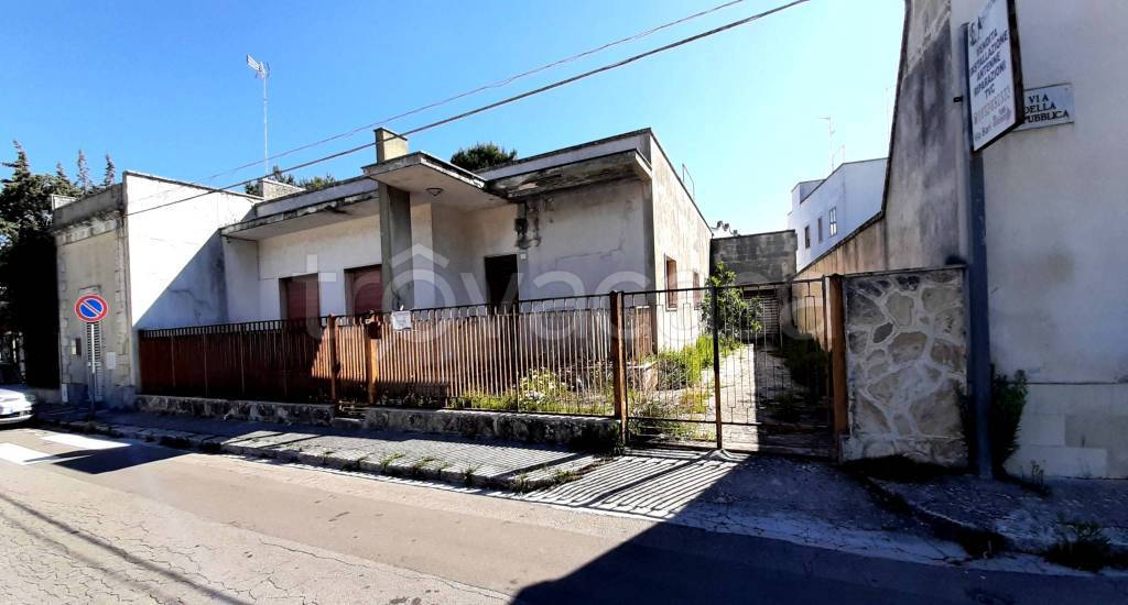 Villa a Schiera in vendita a Vernole piazza del Popolo, 16